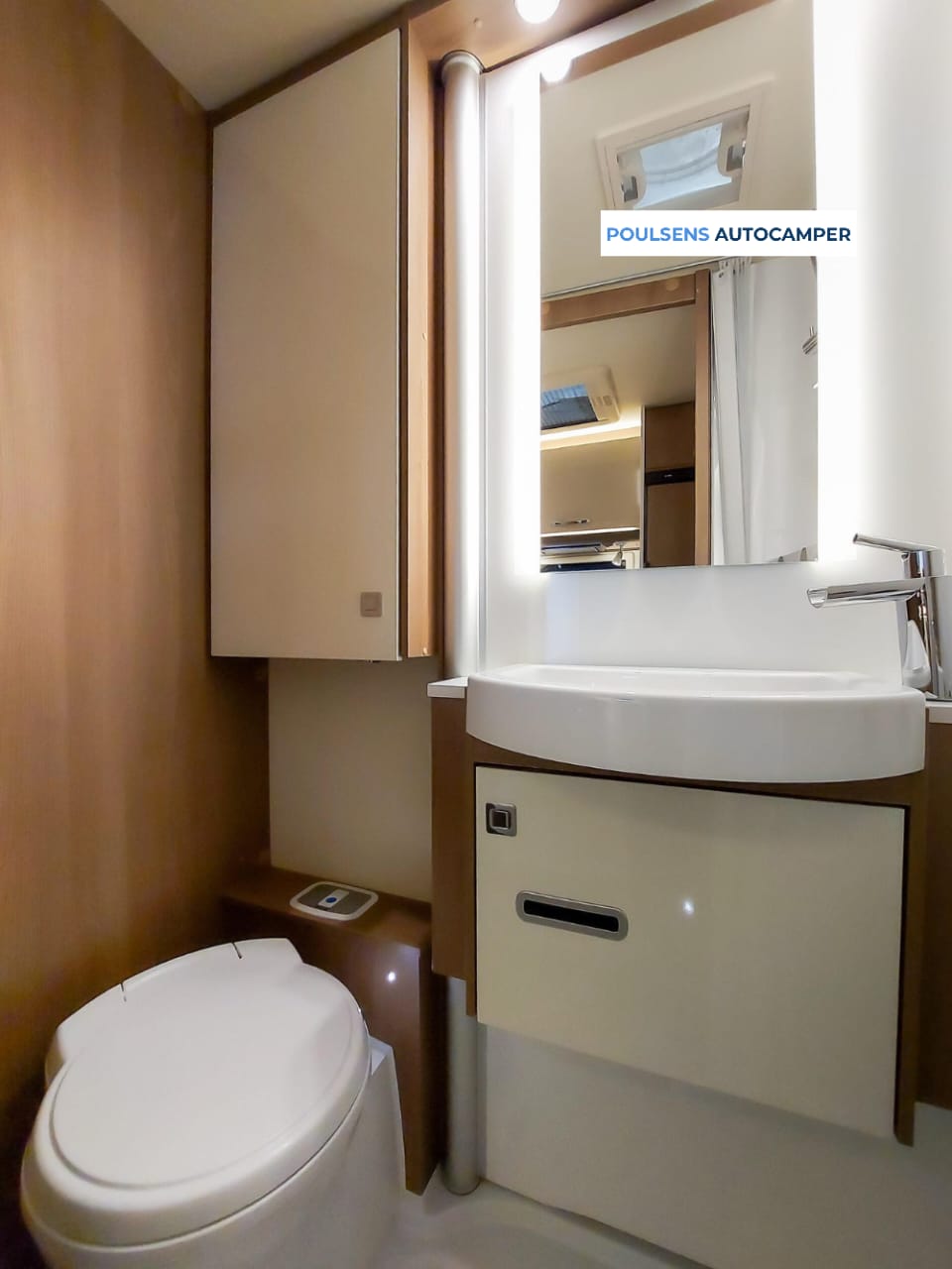 Salle de bain du Bürstner Lyseo T 690 G