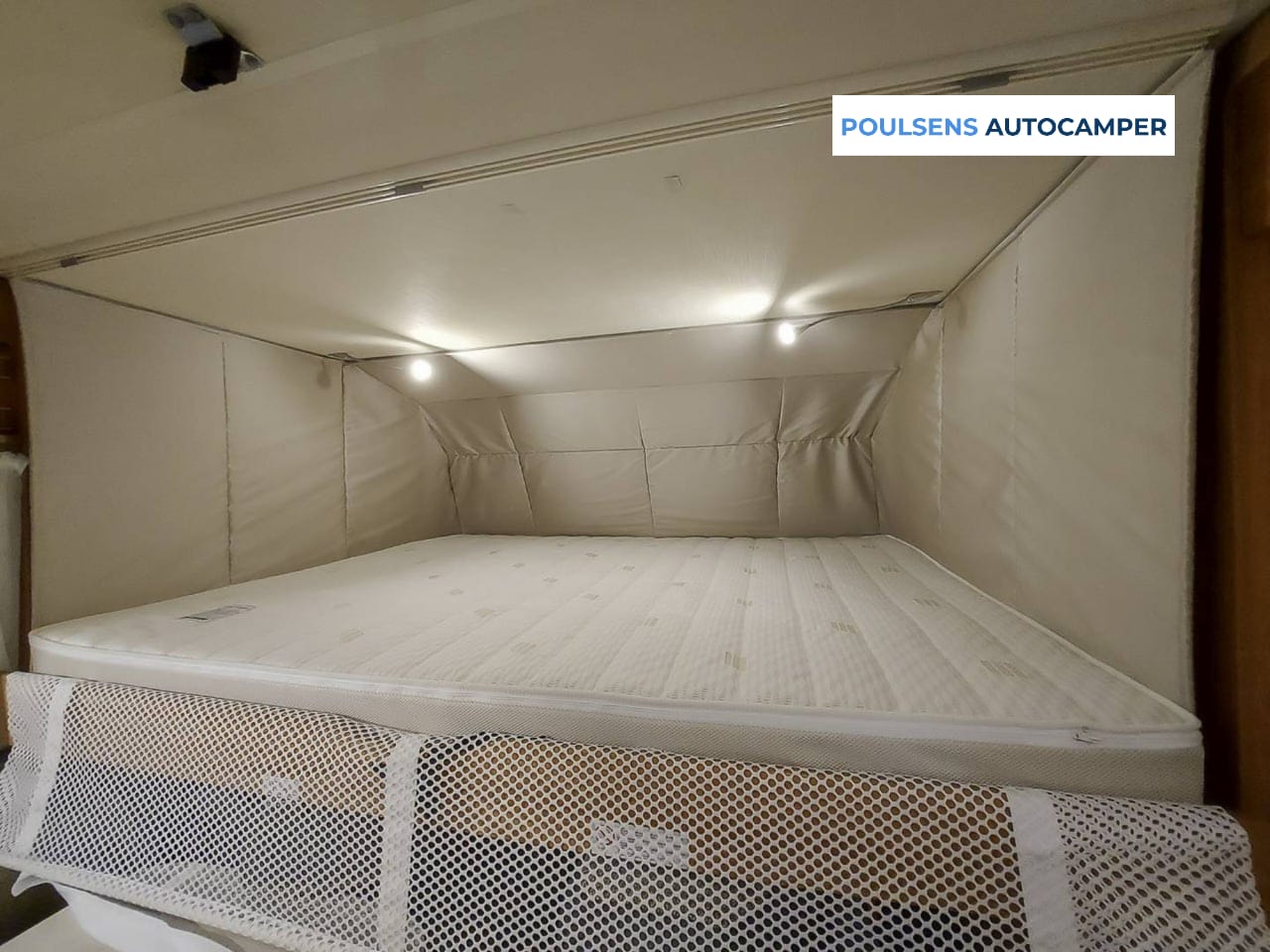Espace couchage du Hymer Exsis‑i 588 2020 avec lits simples