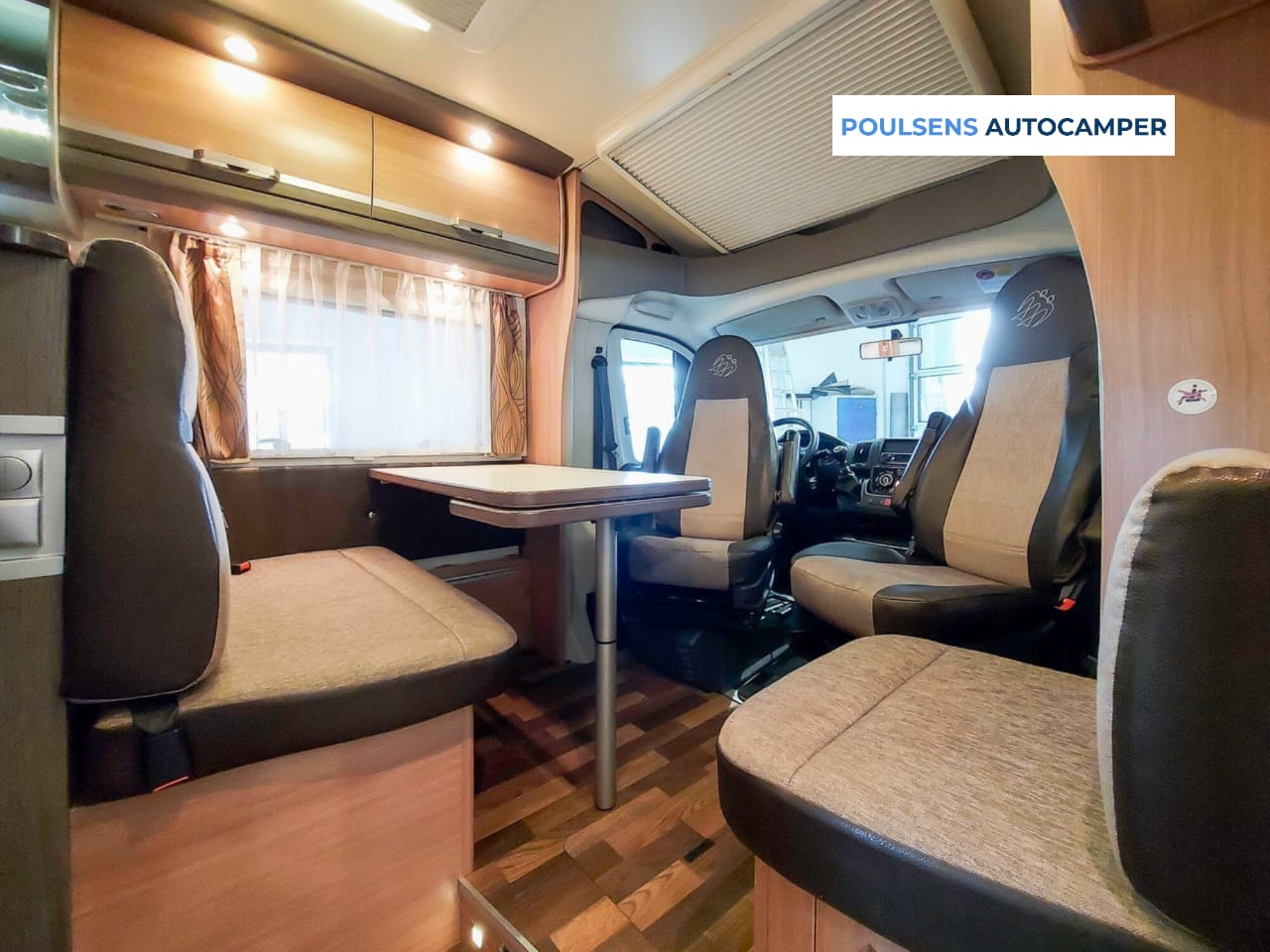 Salon intérieur du Knaus Sky TI 650 MG
