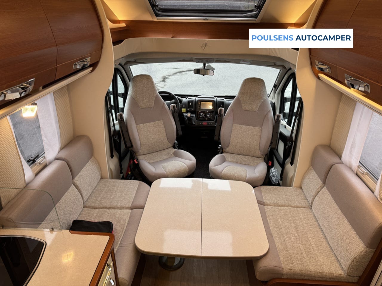 Salon intérieur du Rapido 696F