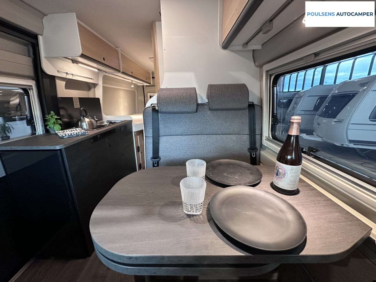 Salon intérieur du Sunlight Cliff 640 Adventure